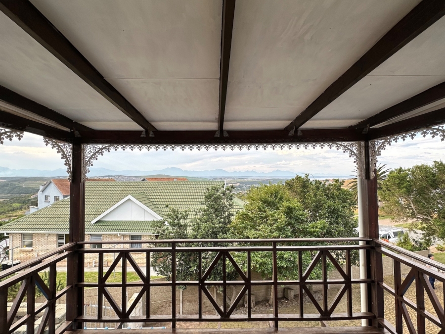 4 Bedroom Property for Sale in Hartenbos Heuwels Western Cape